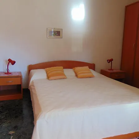 Elelo Apartment